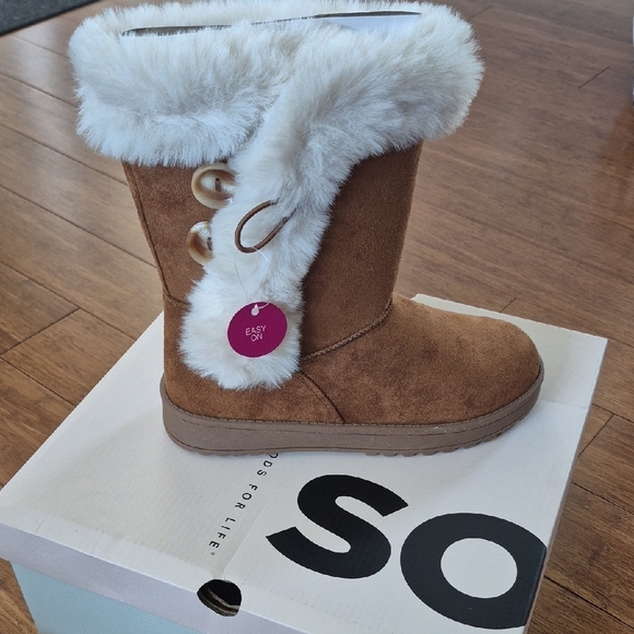 Cozy Brown Faux Fur Boots - Picture 3 of 3